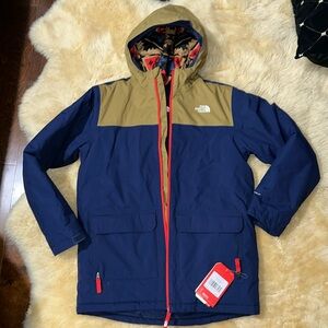 North Face Freedom jacket XL ( 18-20) NWT
